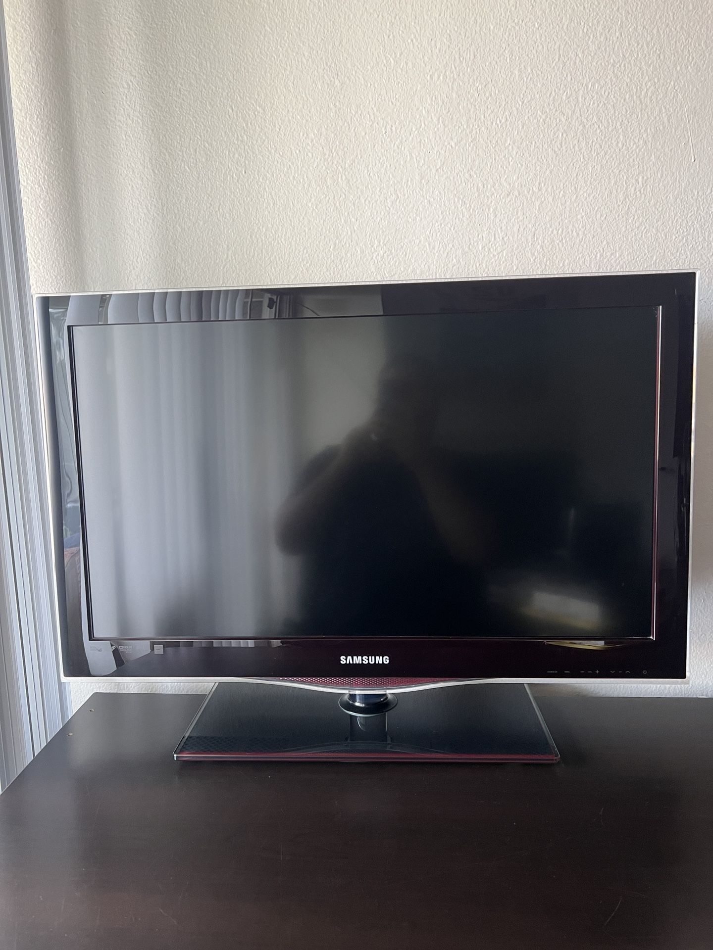 Samsung 32” Tv LCD 1080P w/ Remote