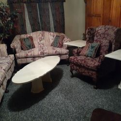 Living room set loveseat sofa chair mobile coffee tables curtain pillows no separate Everything Must Go $600 OBO