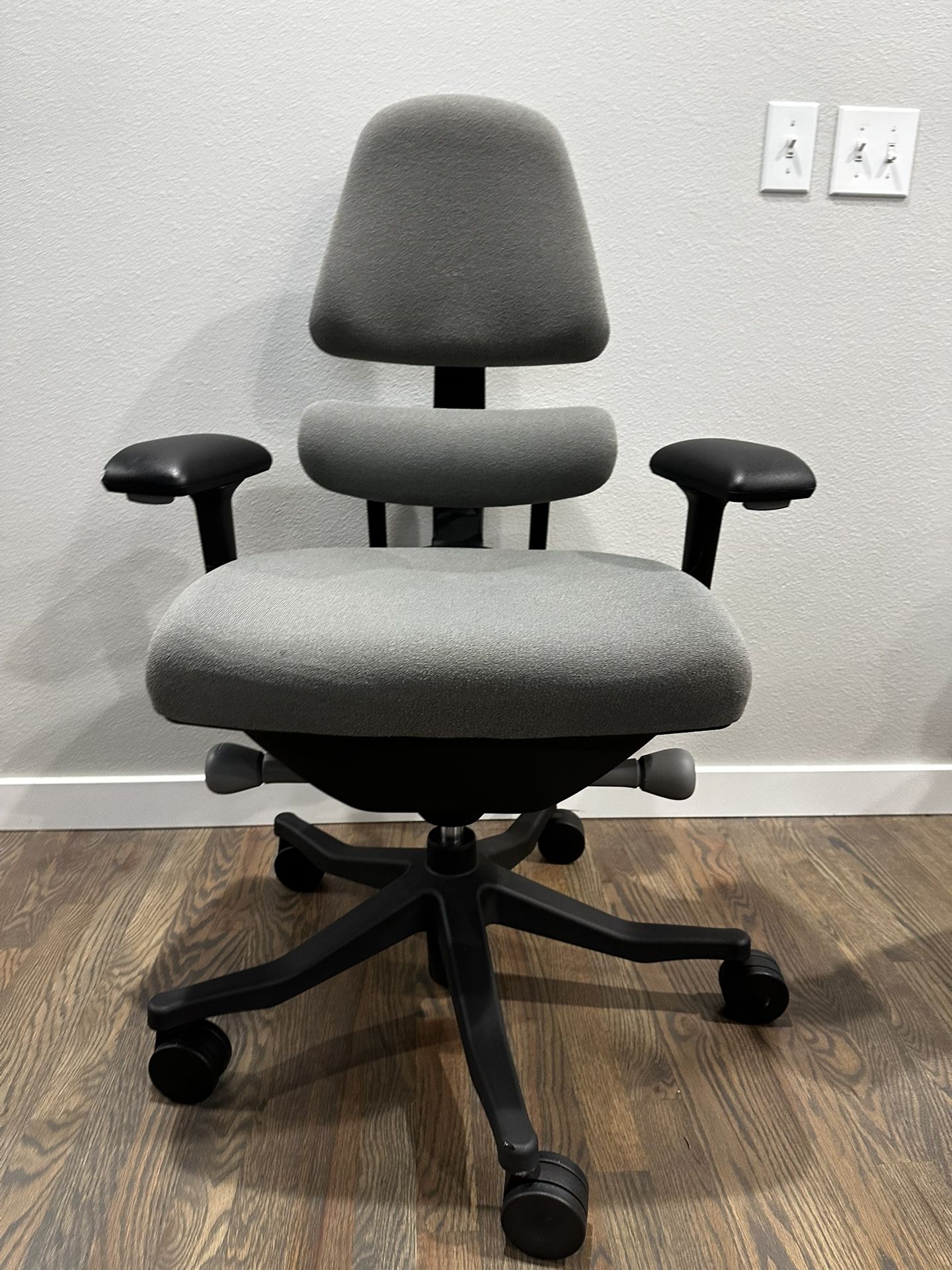 Anthros Office Chair Or Gaming Chair