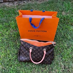 Louise Veten Women Purse With Bag