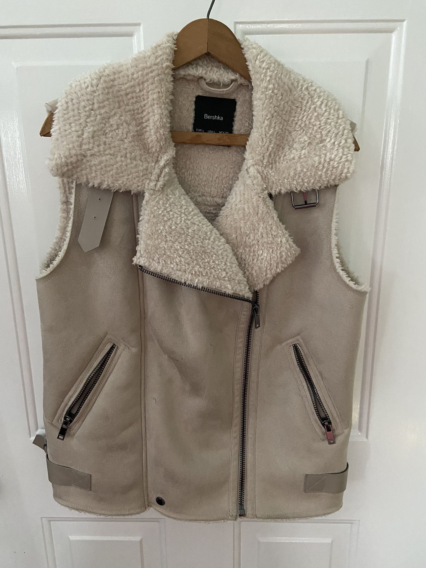 Bershka Sherpa Vest