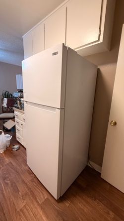 Fridge $100