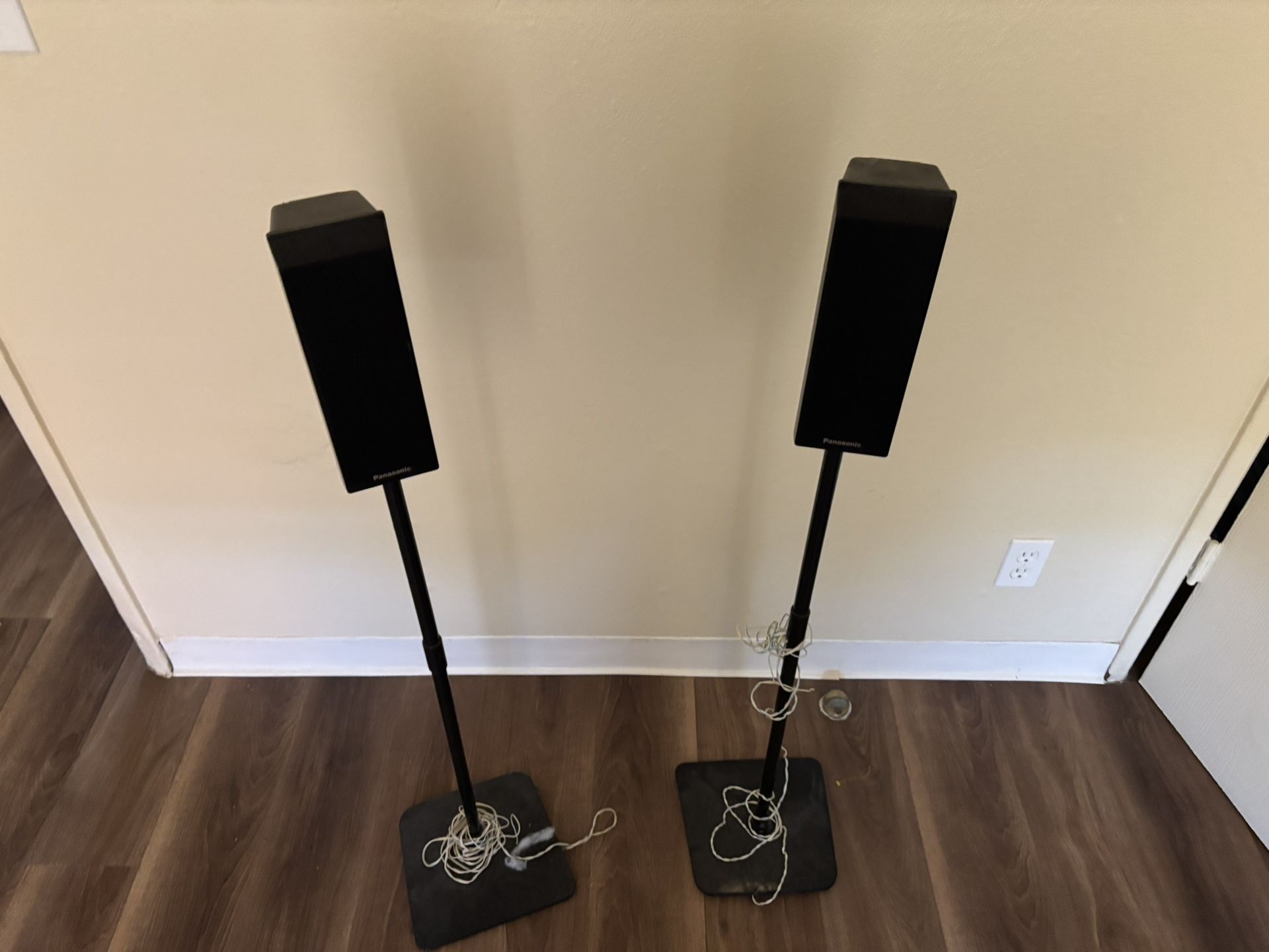 Stand Up Tv Speakers