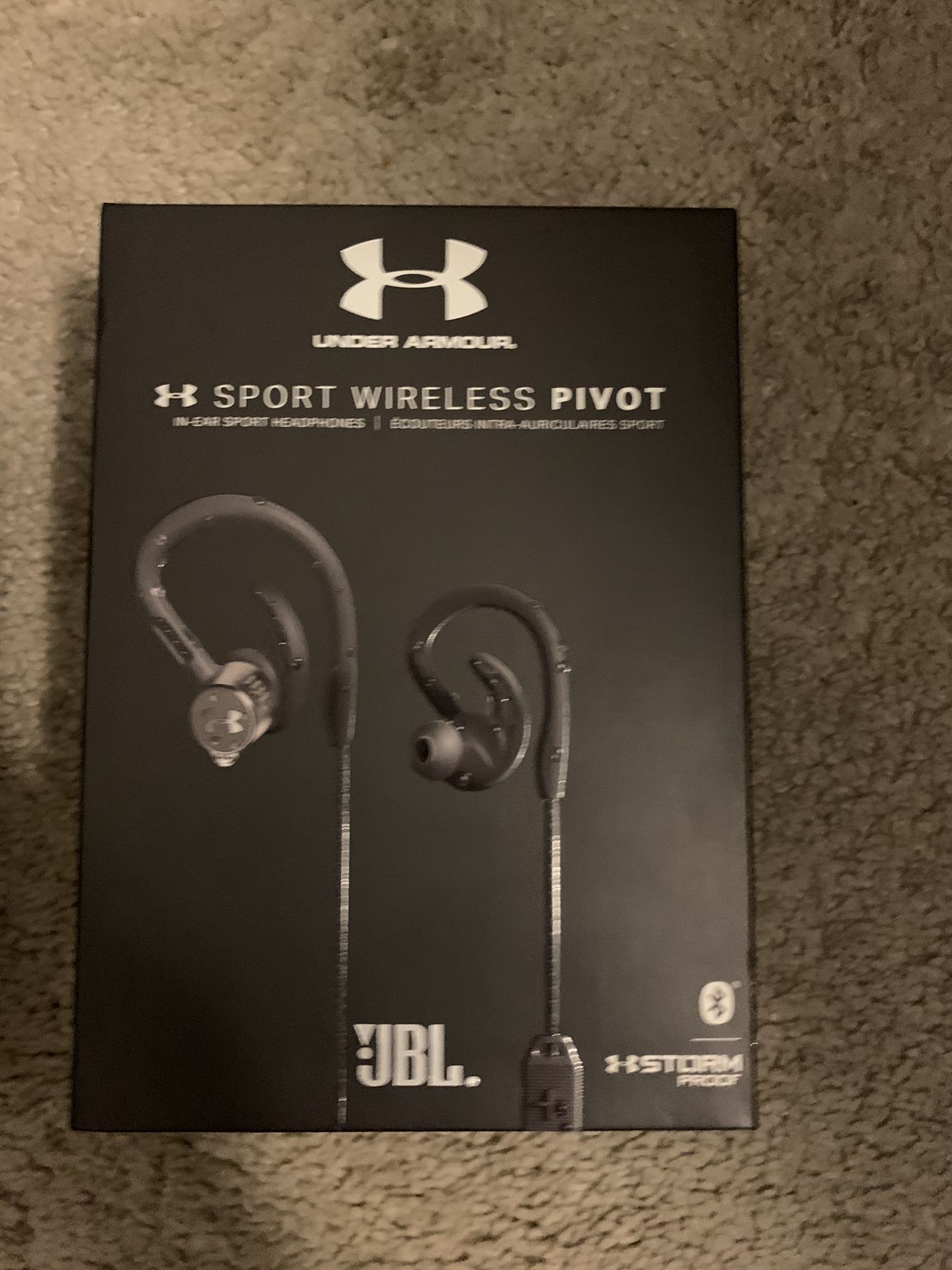 JBL Under Armour sport Wireless Pivot EarBuds