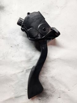 2013-2015 toyota rav4 pedal de aseleracion parts