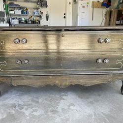 Lane Cedar Chest