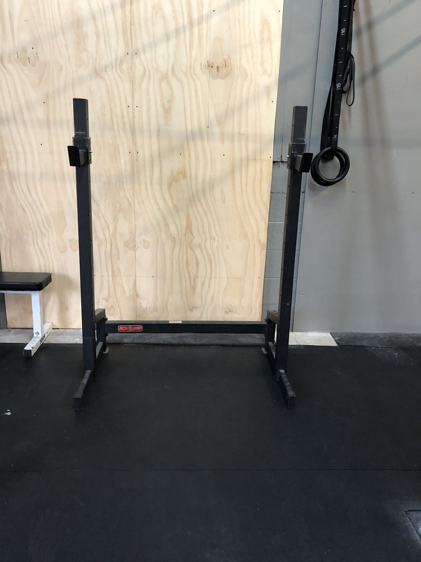 Iron Grip Squat Stand