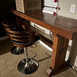Bar Table/Bar chairs