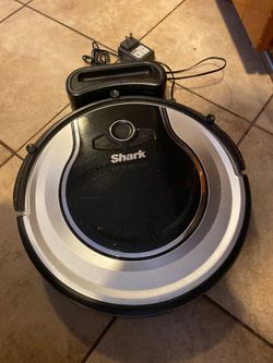 Excellent condition Robot shark vacuum cleaner