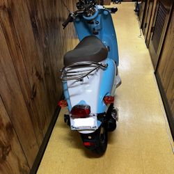 2023 Wolf scooter