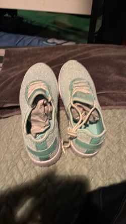 Woman shoes
