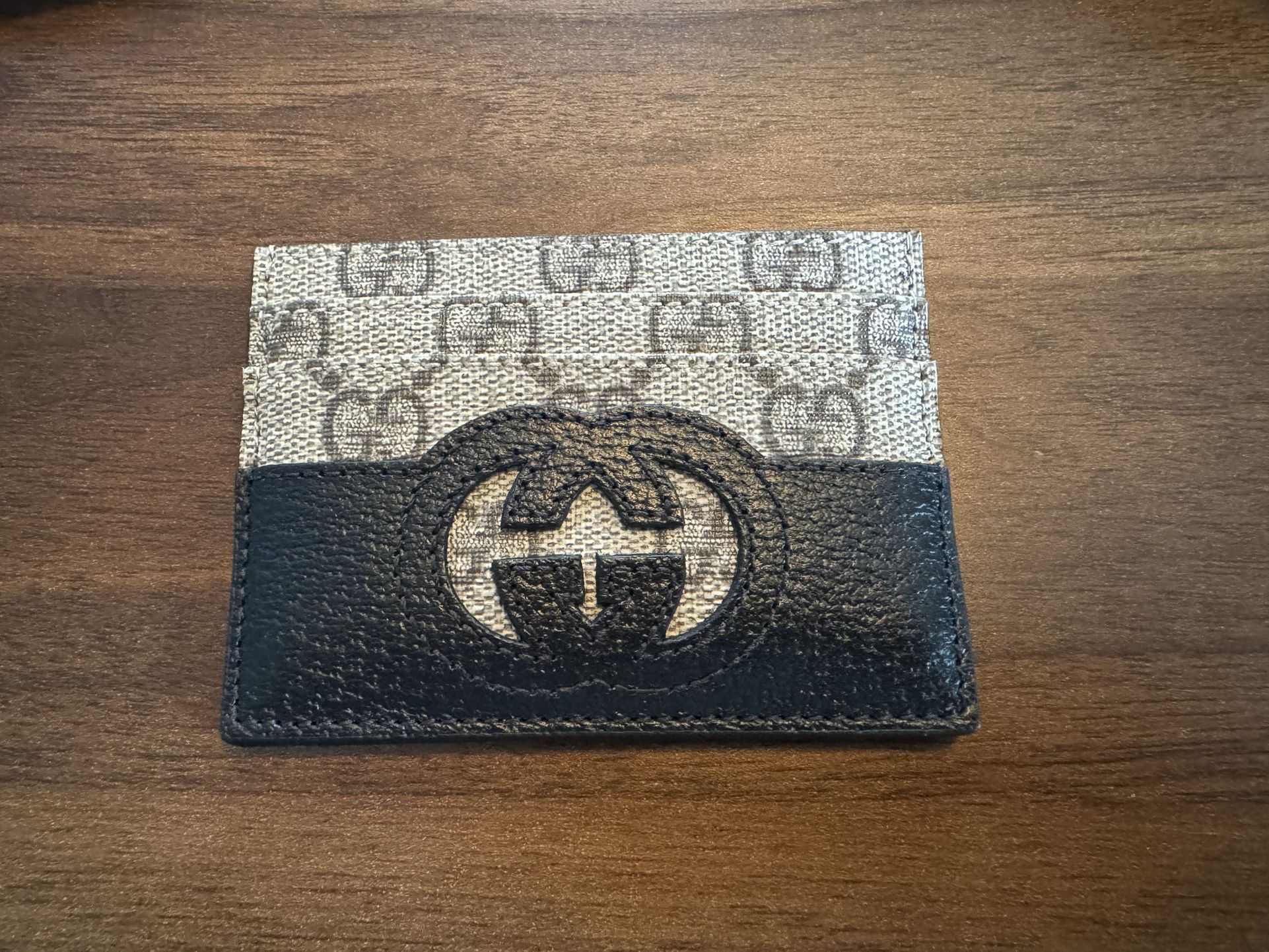 Gucci CARD CASE WITH CUT-OUT INTERLOCKING G - New And Unused