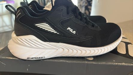 Women Fila Sneakers / Zapatos De Mujer Size 7