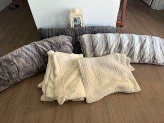 New UGG pillows x3