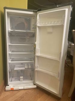 New LG. Refrigerator. Obo