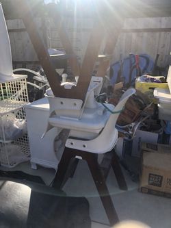 Lots Of Children’s Books. Table With Chairs 