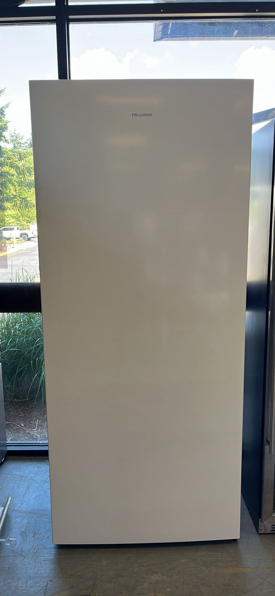 💥Great Deal💥 Hisense Garage Ready 21.2-cu ft Garage Ready Frost-free Upright Freezer ( White )