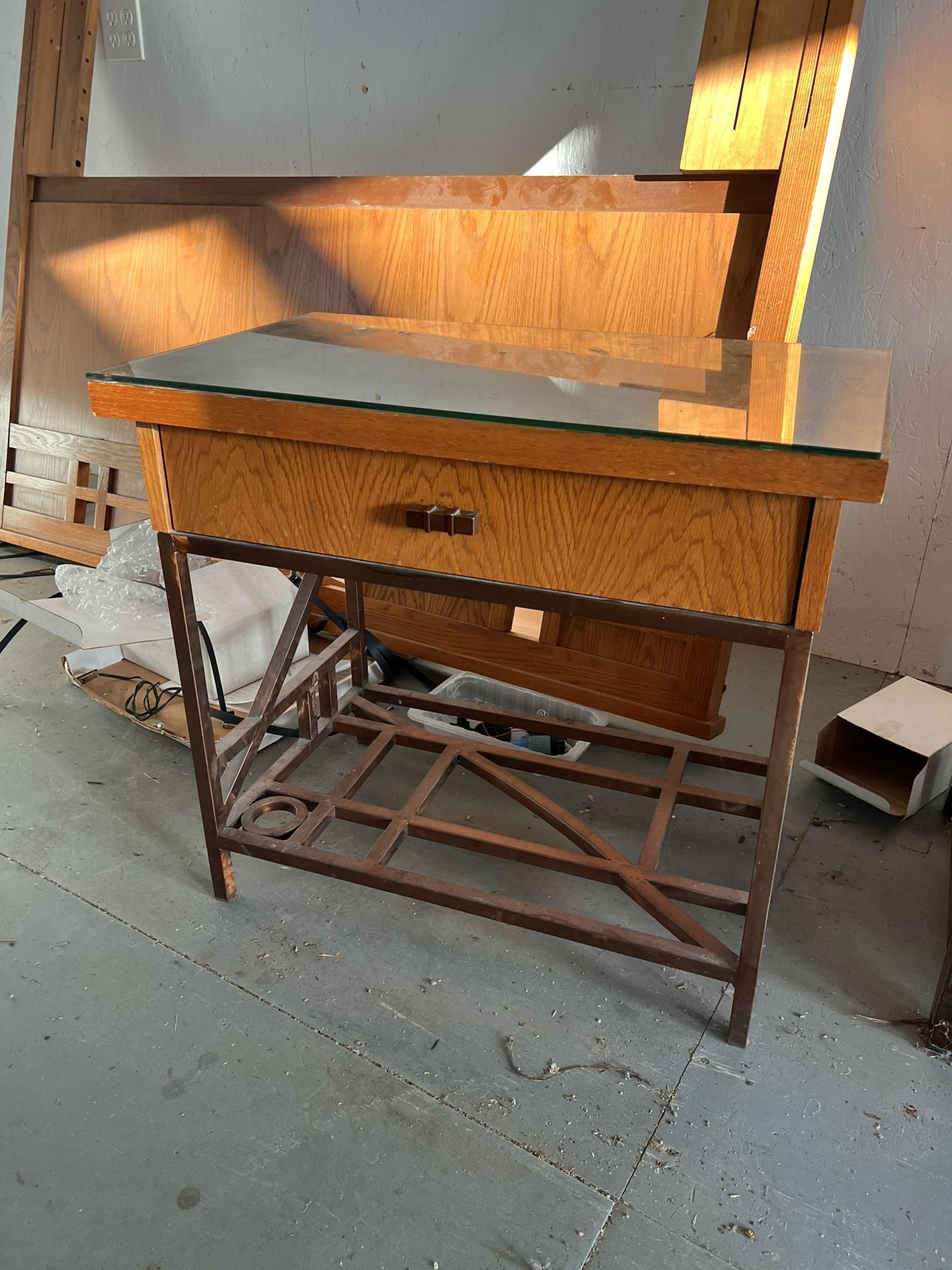 Vintage Side Table Mid Century Stanley Furniture 1 Drawer Cast Metal Base Wood Glass Tempered Top