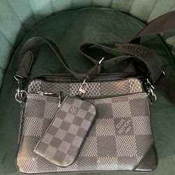 Louis Vuitton Men 3 Level Bag 