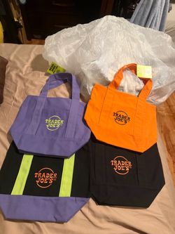 Trader Joe's Canvas Tote Bags Set of 4
