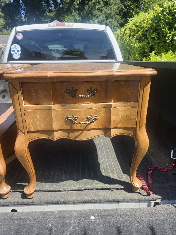2 End Tables