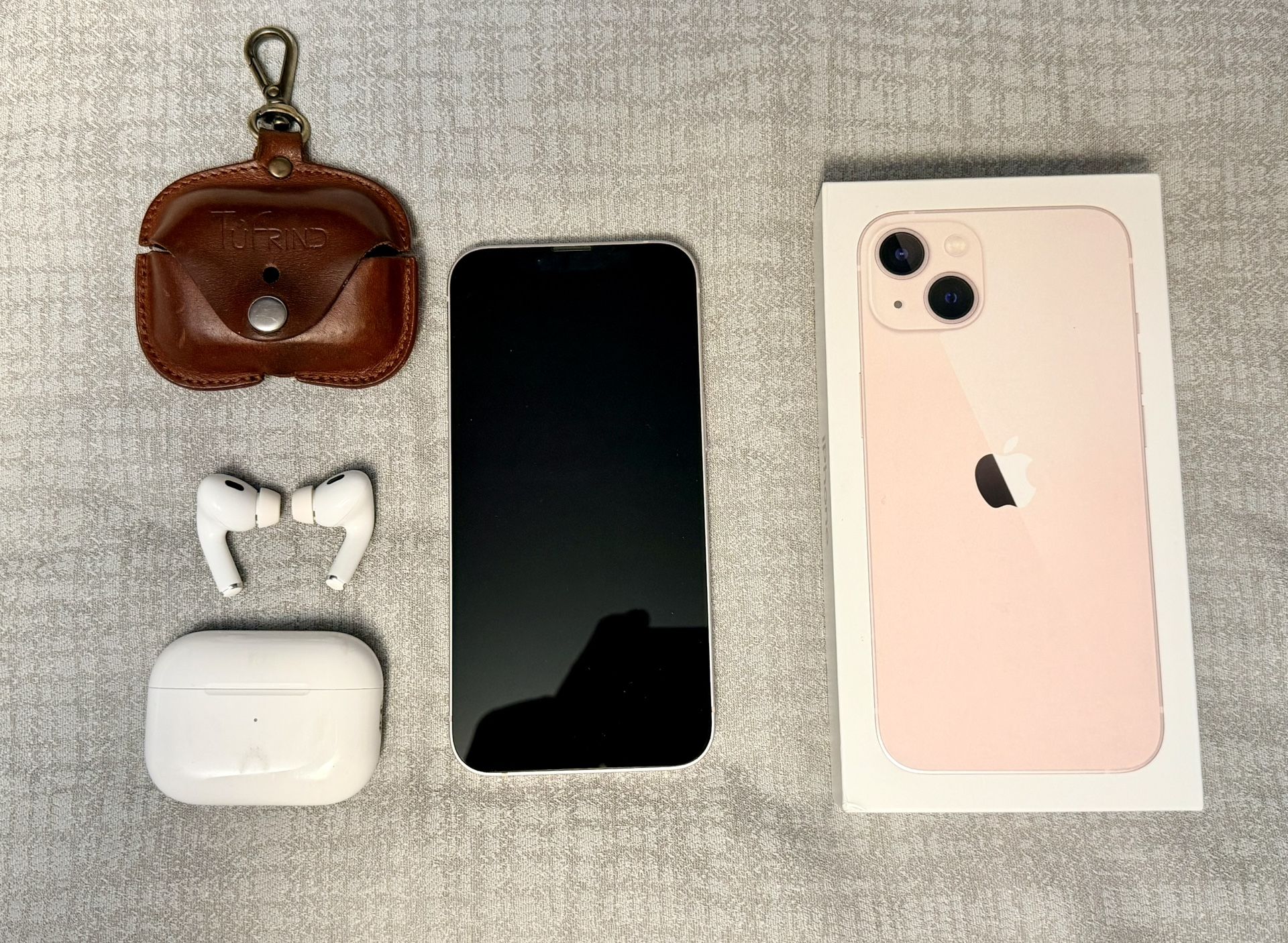 IPHONE 13 128gb UNLOCKED AND AIRPODS PRO 2