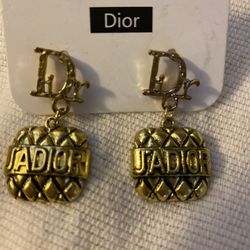 Design Earrings 