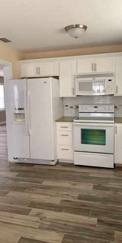 Full Set Of Whirlpool Kitchen Appliances 