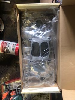 Aluminum V8 Intake Manifold New in Box