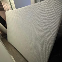 Queen Mattress Firm Memory Foam 11”
