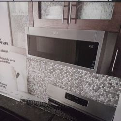 Whirlpool Brand New Microwave On The Box