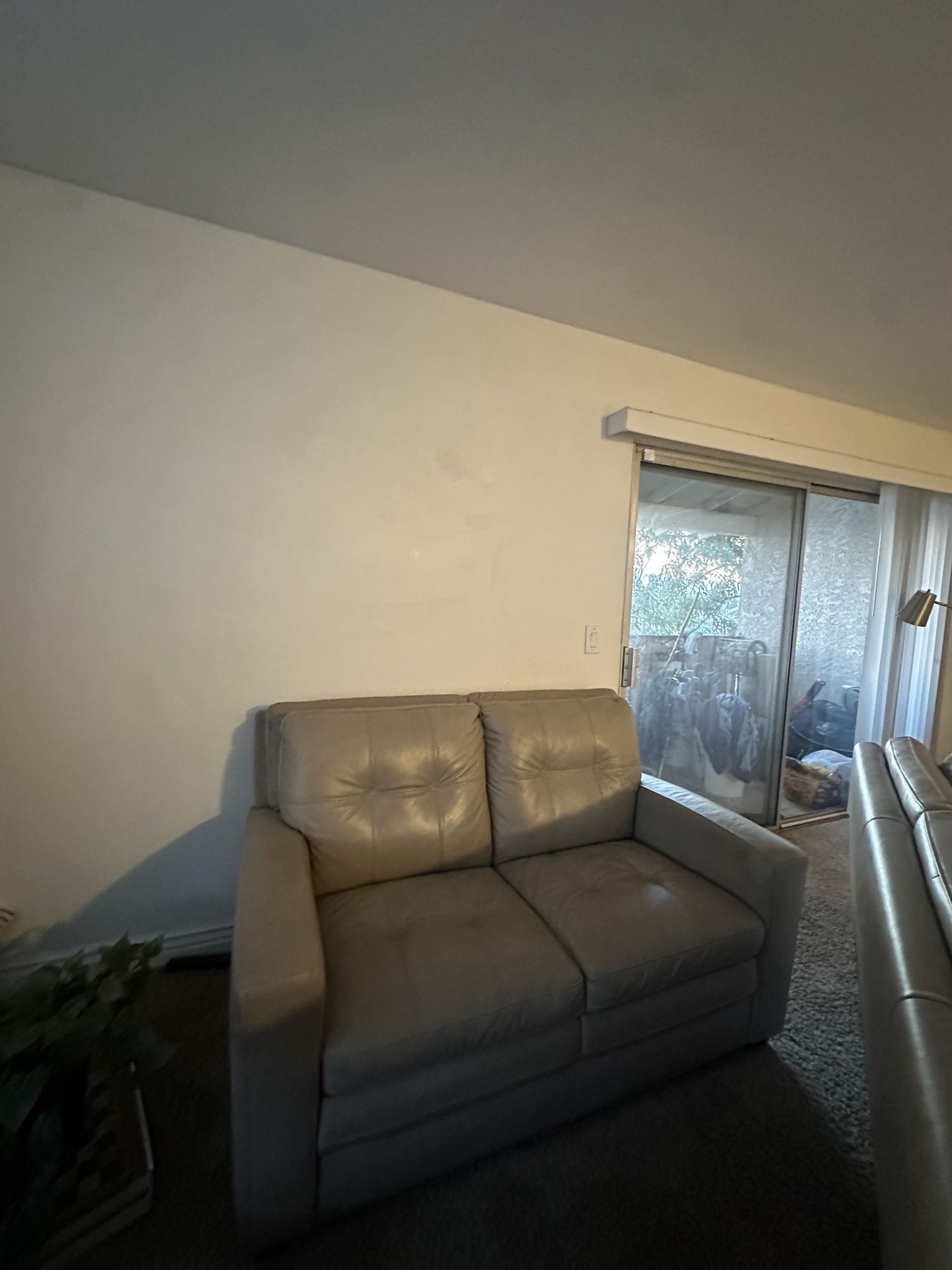 LEATHER COUCHES