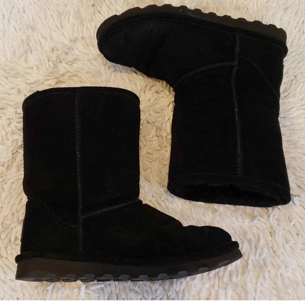 Bearpaw Emma short boots, Black Size 8, Sheepskin Suede