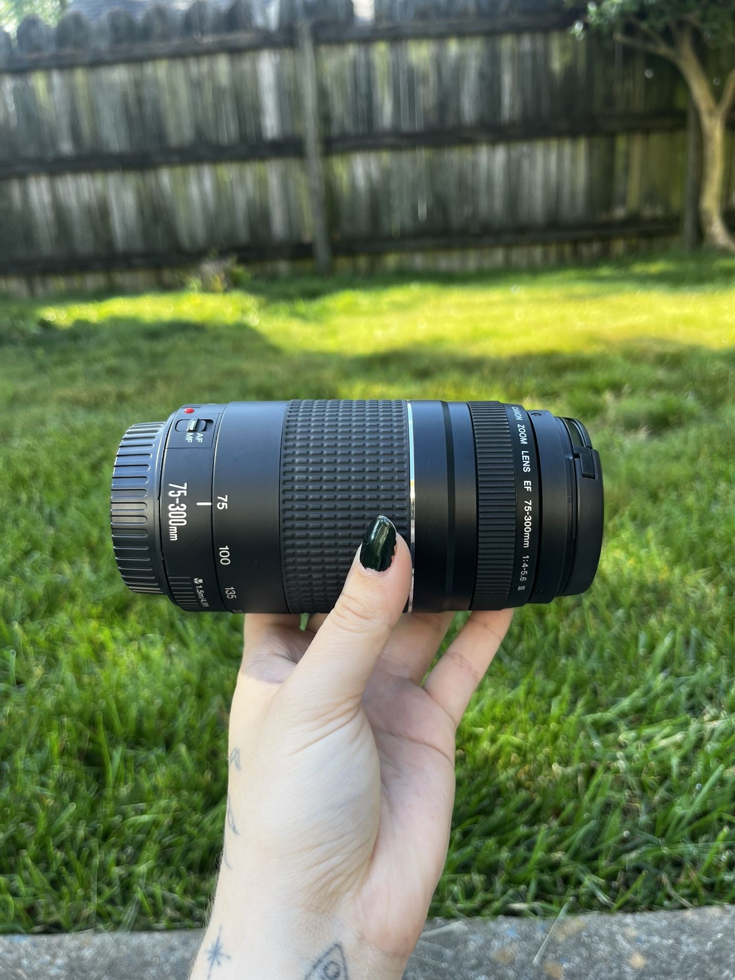 canon ef 75-300mm lens