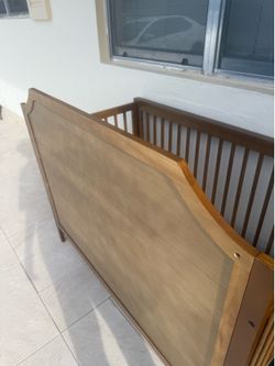 Baby crib for sale