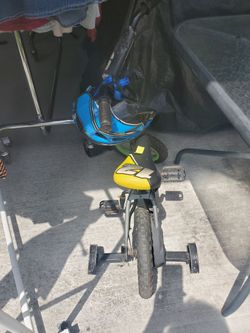 Huffy Rock IT Kids Bike With Training wheels