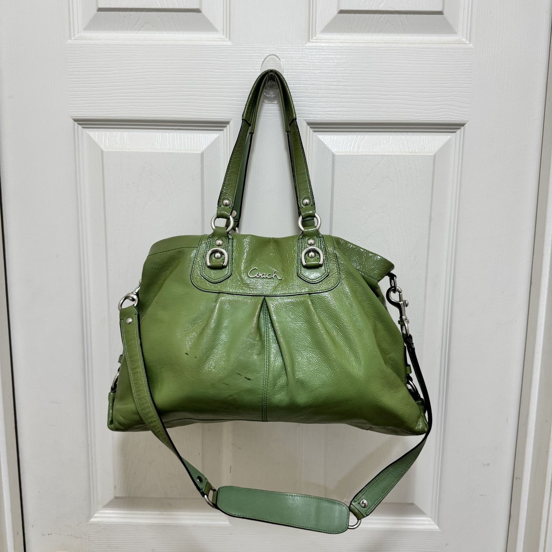 COACH Gallery Zip Tote Green Leather Shoulder / Tote Bag B1151-F15516