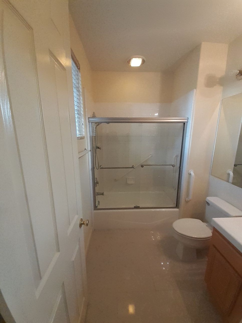 Tub sliding door