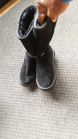 Black uggs size 5 women's