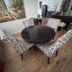 Round Kitchen Table & 4 Chairs
