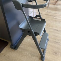 Boon Pivot Toddler Tower