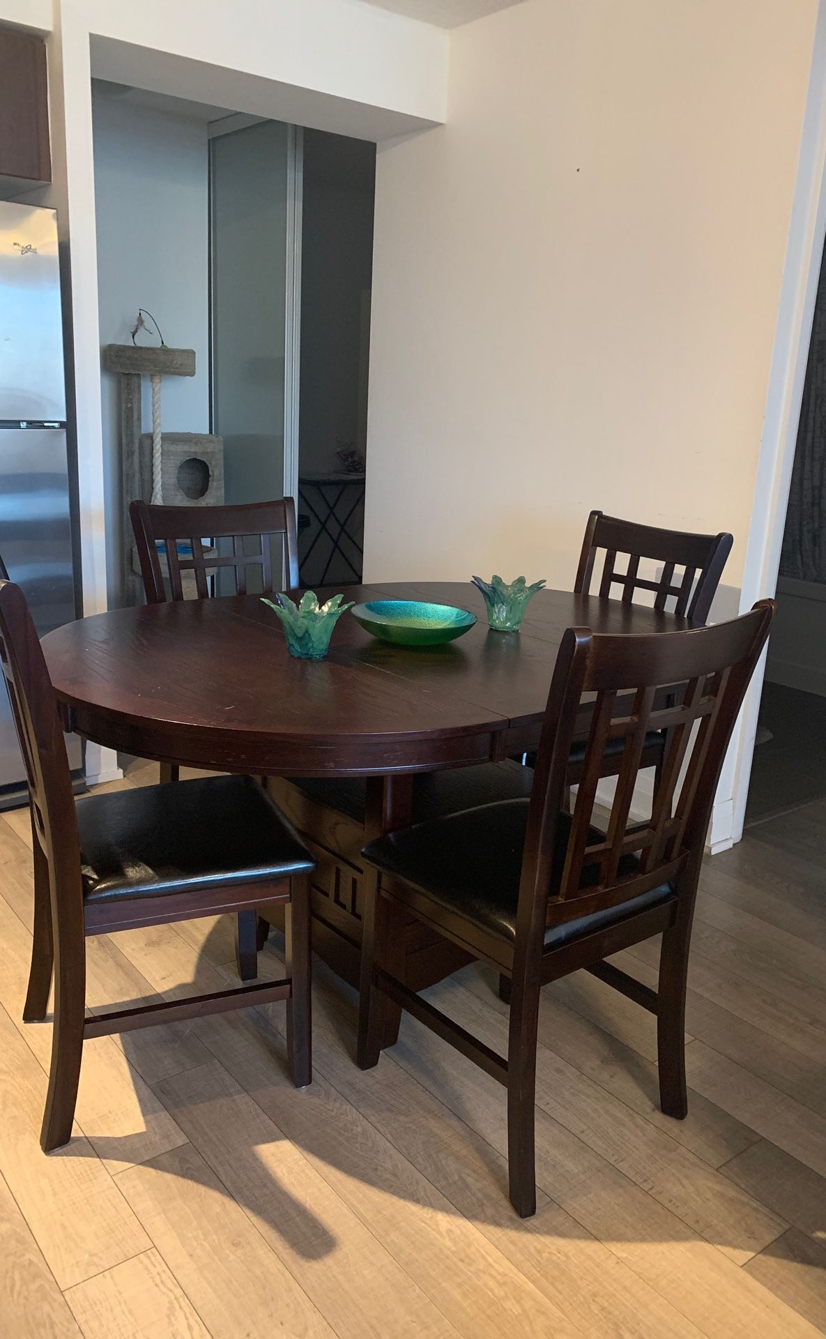 Dining table brand new with warranty
