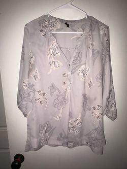Me Jane Gray Floral Long Sleeve V-Neck Blouse Women’s Large