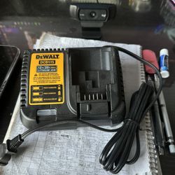 NEW DEWALT DCB115 12V/20V Lithium Ion Battery Charger
