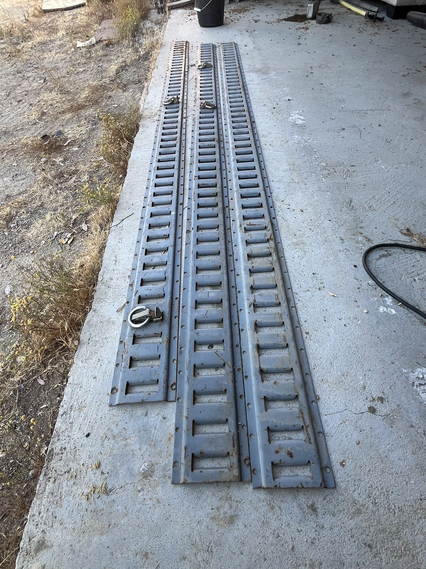 E Tracks