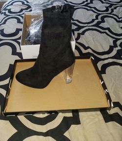 Women's Size 9 Black Boots Clear Heel