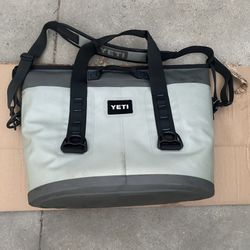Yeti Hopper Two Cooler 
