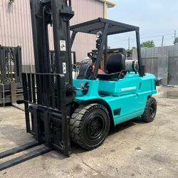 Mitsubishi 9000lb Forklift 