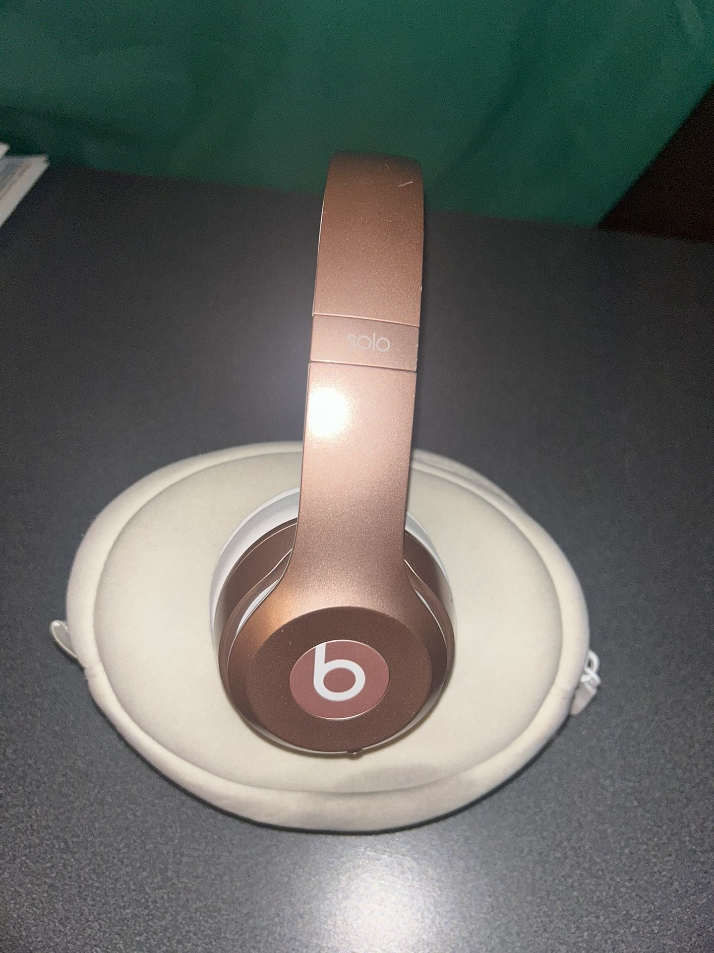 Beats Rose Gold Wireless Solo Headphones 