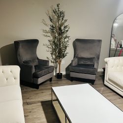 Accent Chairs 